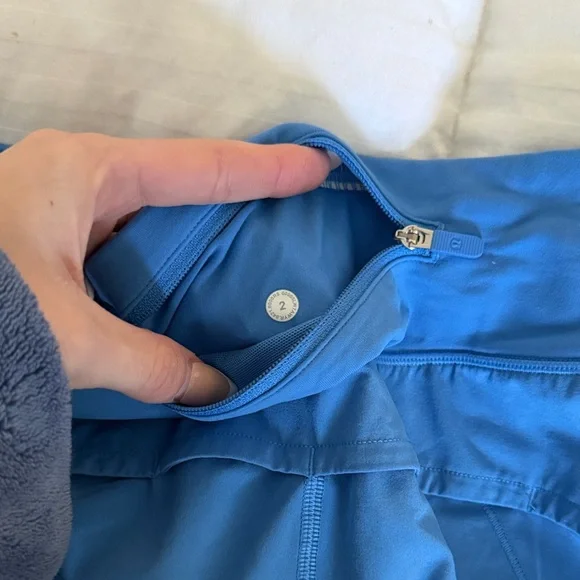 Lululemon speed up shorts 2.5” inseam - Picture 4 of 4